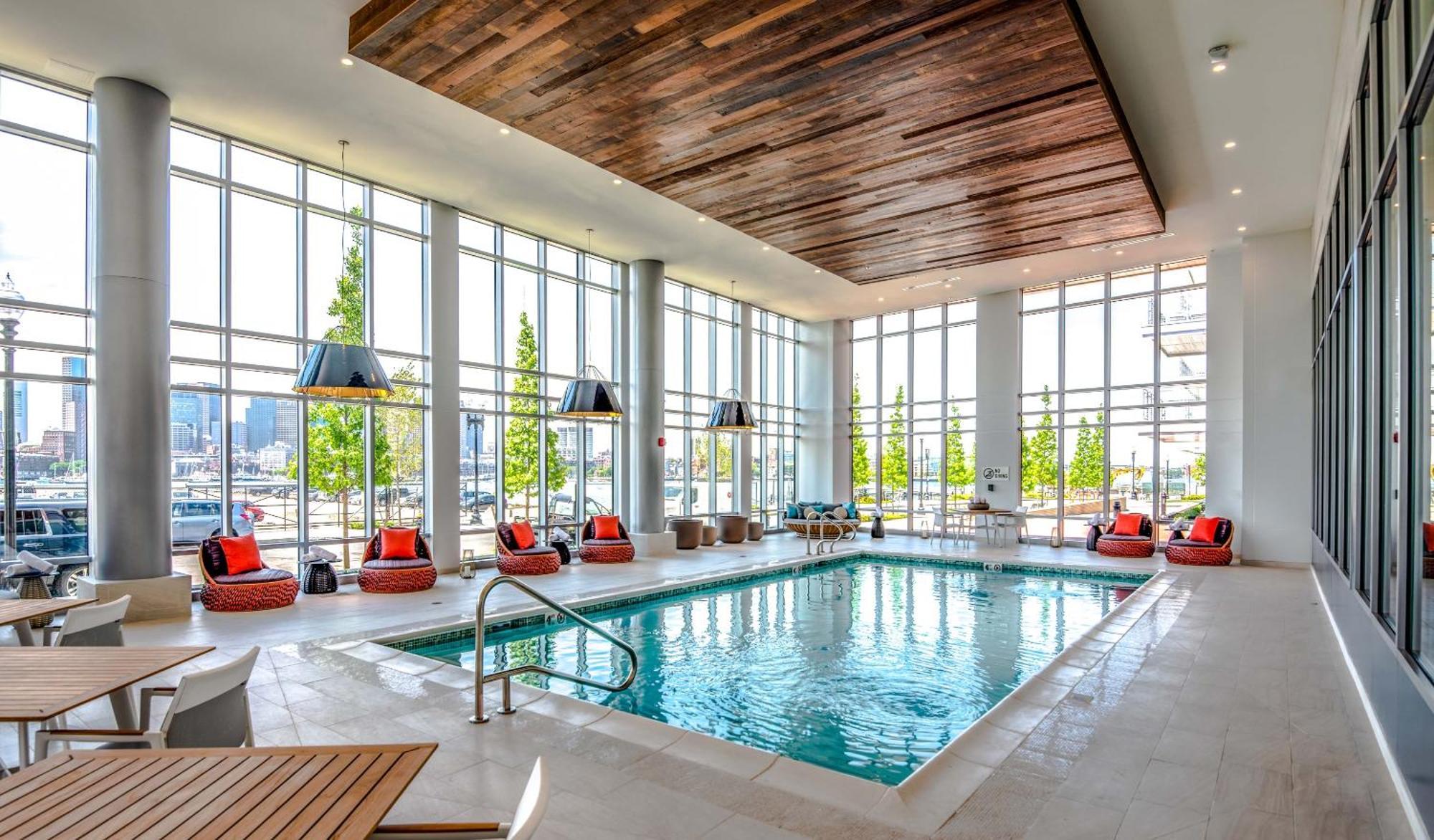 Global Luxury Suites East Бостон Экстерьер фото